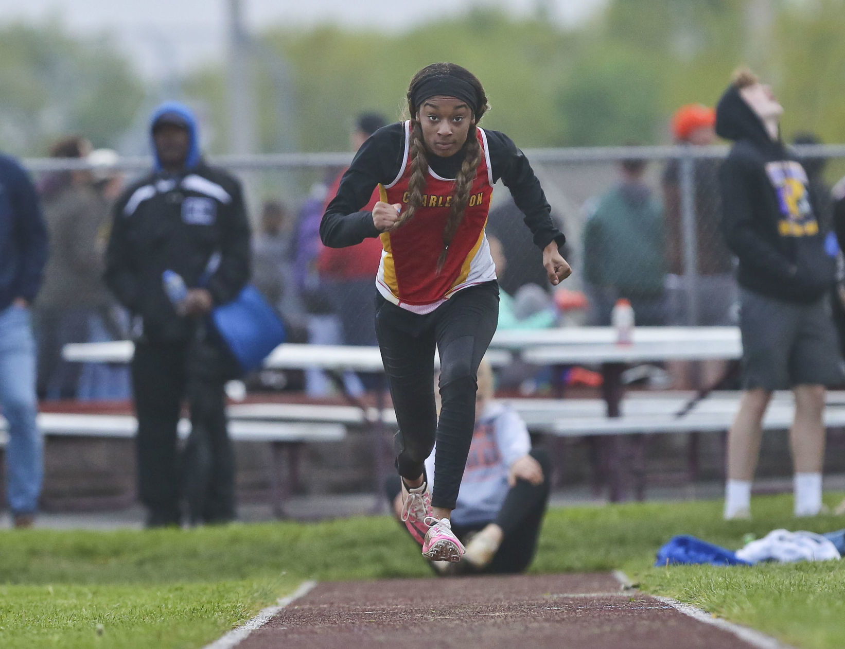 Class 2A Tolono Sectional 64 5.09.19.JPG